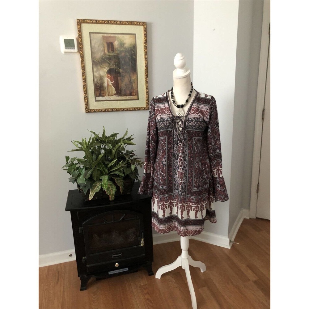 Taylor and Sage Floral‎ Long Bell Sleeve Blouse Tunic Size Medium Pullover